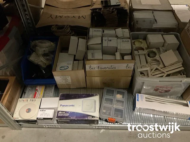 Partij telefoons en toebehorem - afbeelding 7 van  28