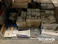 Partij telefoons en toebehorem - afbeelding 7 van  28