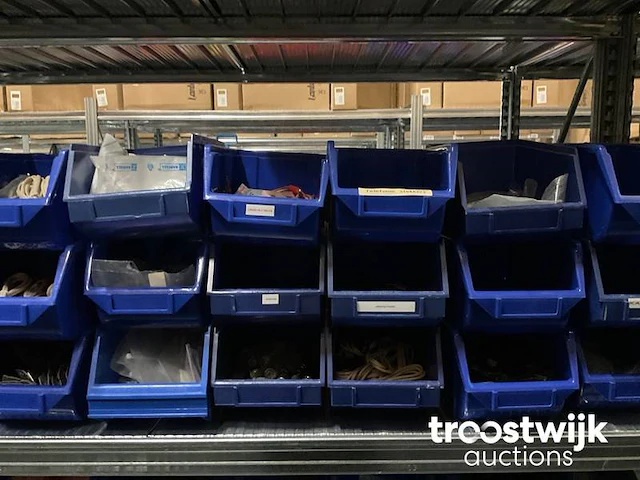 Partij telefoons en toebehorem - afbeelding 9 van  28