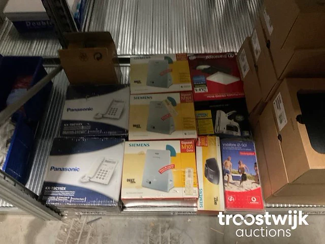 Partij telefoons en toebehorem - afbeelding 13 van  28