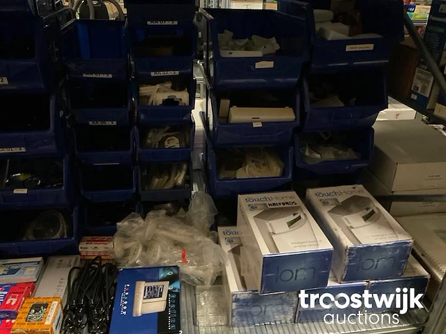 Partij telefoons en toebehorem - afbeelding 24 van  28
