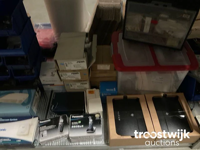 Partij telefoons en toebehorem - afbeelding 25 van  28