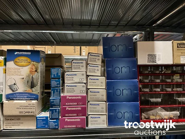 Partij telefoons en toebehorem - afbeelding 28 van  28