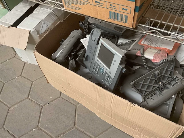 Partij telefoons - afbeelding 3 van  3