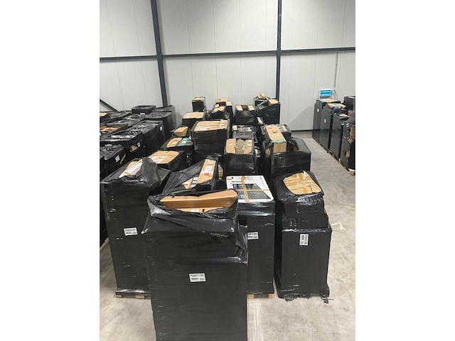 Partij televisies - retourgoederen - 246 items - afbeelding 6 van  12