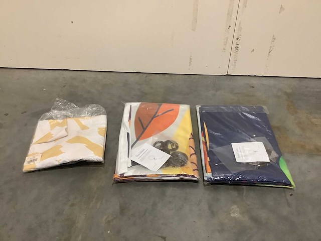 Partij textiel - afbeelding 2 van  6