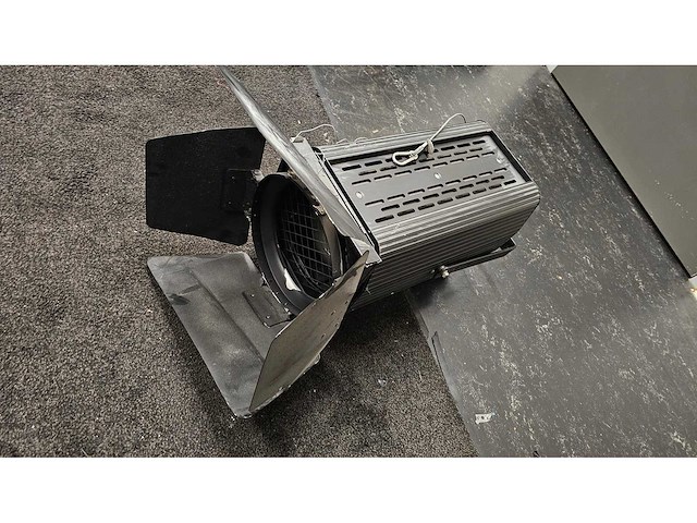 Partij theater & event techniek set – licht, geluid & video (71x) - afbeelding 17 van  138