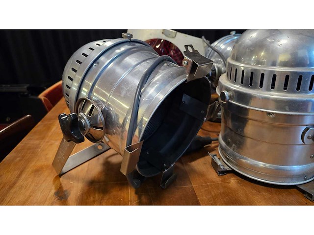 Partij theater & event techniek set – licht, geluid & video (71x) - afbeelding 112 van  138