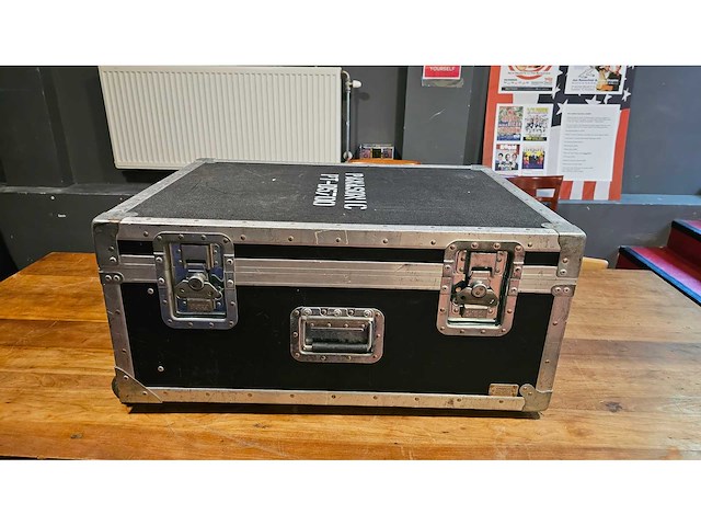 Partij theater & event techniek set – licht, geluid & video (71x) - afbeelding 123 van  138