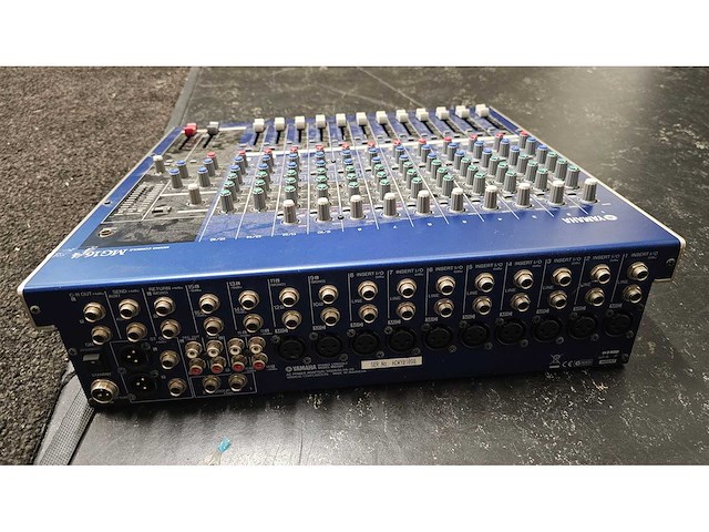 Partij theater & event techniek set – licht, geluid & video (71x) - afbeelding 131 van  138