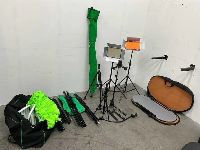Partij toebehoren voor fotostudio-set met belichting en greenscreen - afbeelding 1 van  13