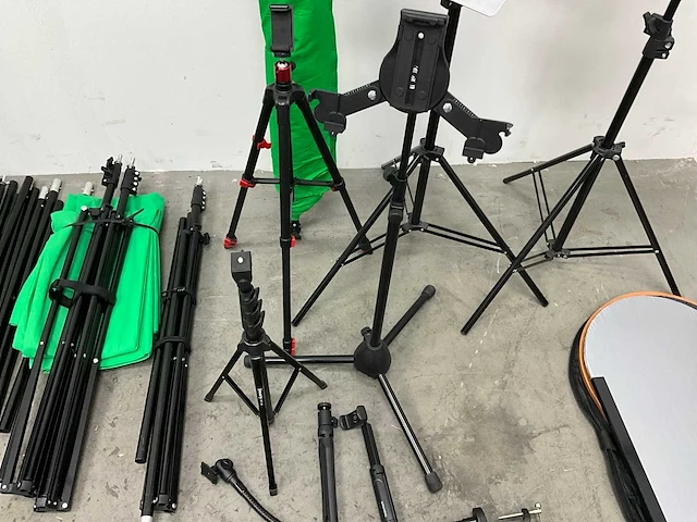 Partij toebehoren voor fotostudio-set met belichting en greenscreen - afbeelding 10 van  13