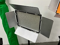 Partij toebehoren voor fotostudio-set met belichting en greenscreen - afbeelding 12 van  13