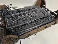 Partij toetsenborden schermen kabels en dell dockstation - afbeelding 8 van  14