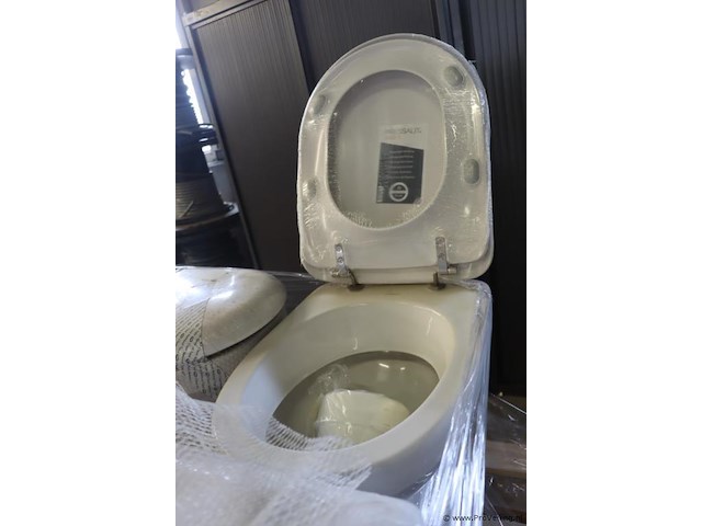 Partij toiletpotten en toebehoren op pallet | nieuw - afbeelding 2 van  6