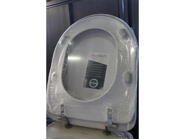 Partij toiletpotten en toebehoren op pallet | nieuw - afbeelding 5 van  6