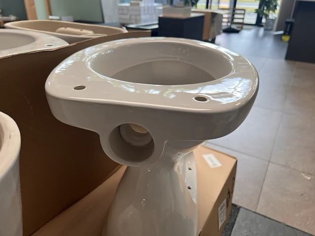 Partij toiletpotten staand - afbeelding 4 van  4