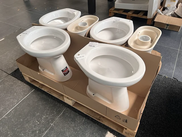 Partij toiletpotten staand - afbeelding 1 van  3
