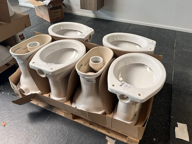 Partij toiletpotten staand - afbeelding 2 van  3