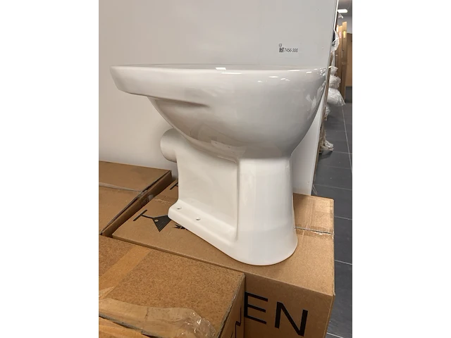 Partij toiletten incl. aansluitset - afbeelding 1 van  6