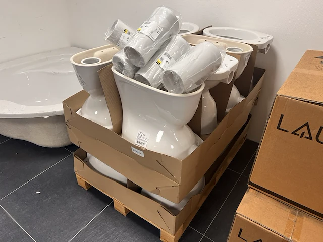Partij toiletten plus aansluitset - afbeelding 2 van  5