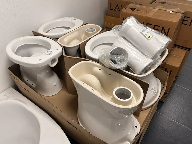 Partij toiletten plus aansluitset - afbeelding 3 van  5