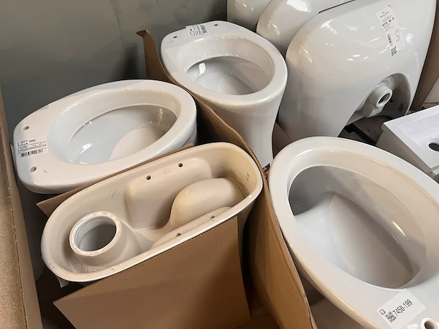 Partij toiletten staand - afbeelding 3 van  4