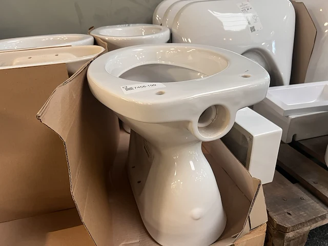 Partij toiletten staand - afbeelding 4 van  4
