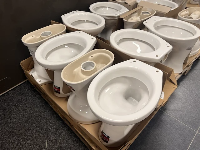 Partij toiletten - afbeelding 2 van  4