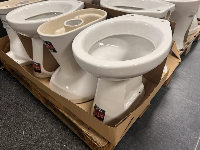 Partij toiletten - afbeelding 3 van  4