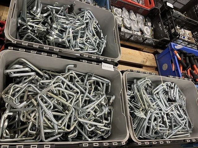 Partij tool ophanghaken inclusief bakken - afbeelding 1 van  3