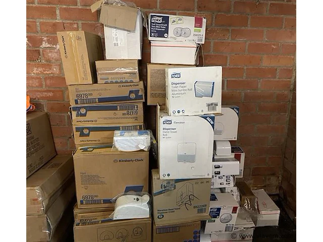 Partij tork en kimberly clark, handdoek en toiletdispensers - afbeelding 1 van  4