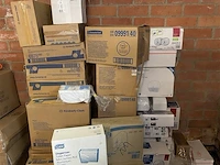 Partij tork en kimberly clark, handdoek en toiletdispensers - afbeelding 2 van  4
