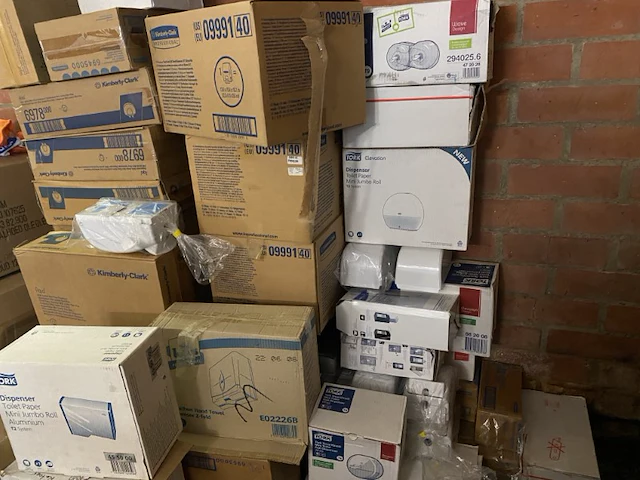 Partij tork en kimberly clark, handdoek en toiletdispensers - afbeelding 2 van  11