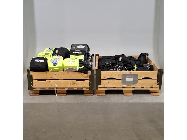 Partij trainings aed's, zoll, aed+plus - afbeelding 1 van  11