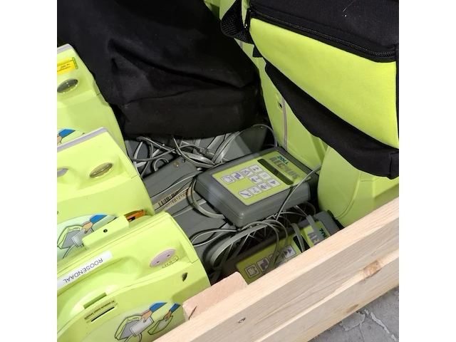 Partij trainings aed's, zoll, aed+plus - afbeelding 6 van  10
