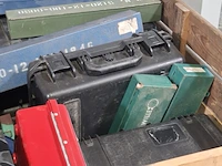 Partij transportkisten en koffers - afbeelding 3 van  11