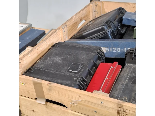 Partij transportkisten en koffers - afbeelding 11 van  11