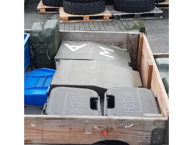 Partij transportkisten en koffers - afbeelding 6 van  6