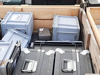 Partij transportkisten en koffers - afbeelding 4 van  7