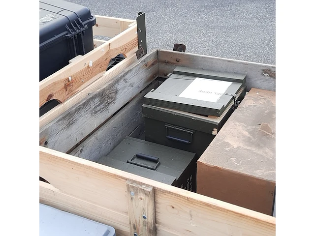 Partij transportkisten en koffers - afbeelding 5 van  7