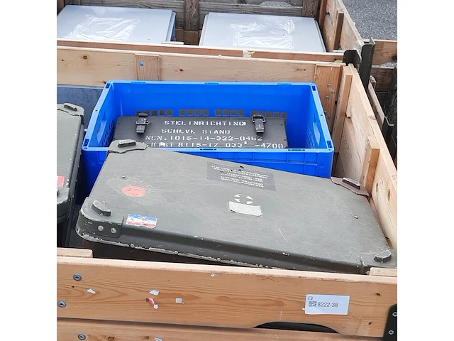 Partij transportkisten en koffers - afbeelding 3 van  8