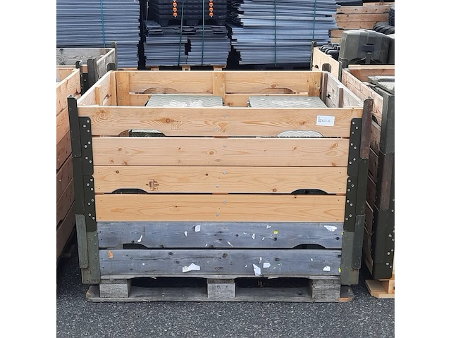 Partij transportkisten en koffers - afbeelding 1 van  6