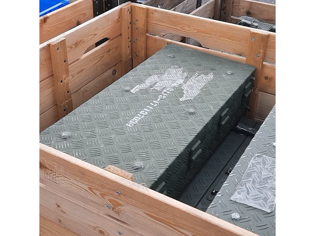 Partij transportkisten en koffers - afbeelding 2 van  6