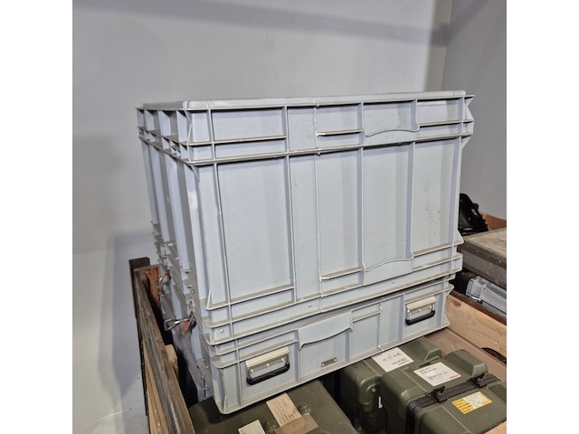 Partij transportkisten en koffers - afbeelding 5 van  9