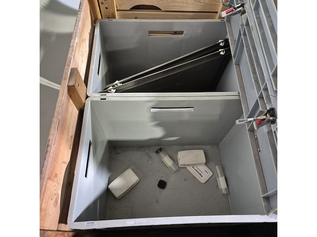 Partij transportkisten en koffers - afbeelding 6 van  9