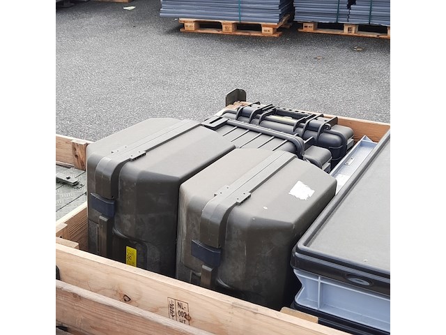 Partij transportkisten en koffers - afbeelding 6 van  7