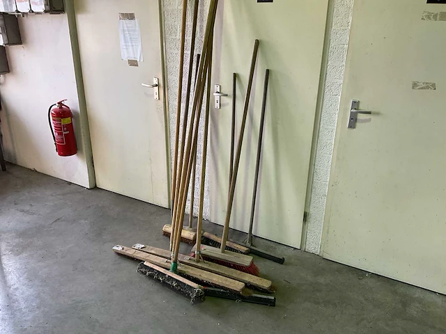 Partij tuingereedschap - afbeelding 1 van  2