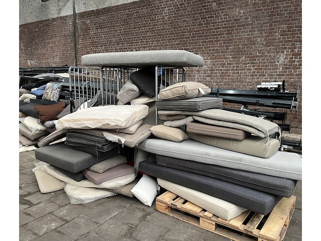 Partij tuinkussens diverse merken - afbeelding 1 van  6