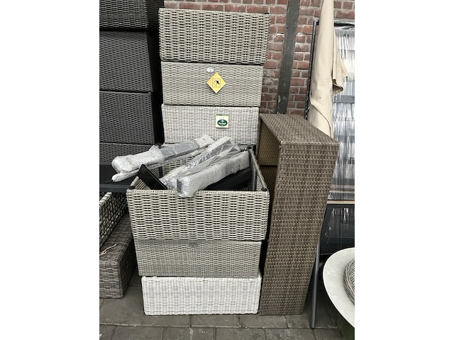Partij tuinmeubelen w.o. denza, fonteyn - afbeelding 8 van  23